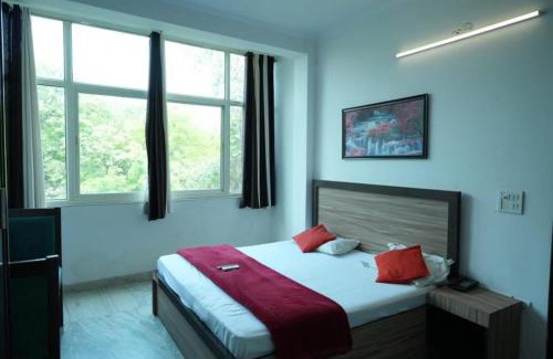 New Delhi Apartment | Happy Stay -Near Nizamuddin Gate No-4