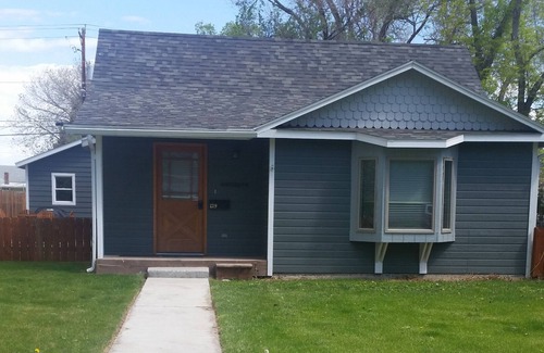 Cody House | Happy Trails, nestled on a tree lined street & walking distance to historic downtown Cody!