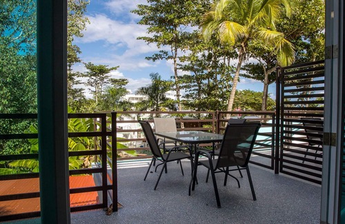 Puntas Apartment | ★ Happy Turtle Loft - Sparkling clean corner loft steps to Sandy Beach ★