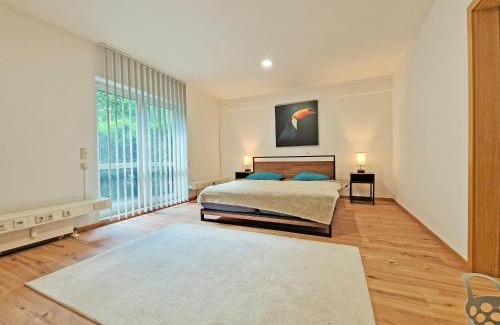 Connewitz Apartment | HappySide Karli Loft 1- Parkplatz - WLAN - SmartTV