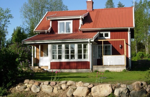 Savsjo Municipality Cottage | Harabygget - charming red/white house close to nature