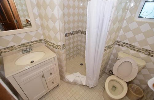 Hopkins House | Harada Inn and Suites