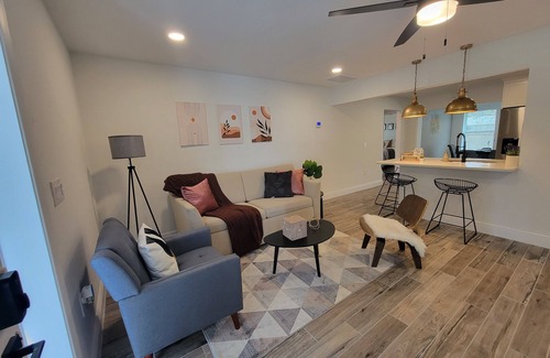Clearwater House | Harbor Breeze Hideaway! - 4/2 - King size bed♔