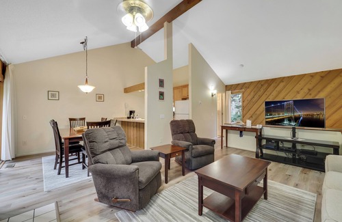 Harbor Springs Condo | Harbor Cove #2, Near Skiing, Golf & Downtown