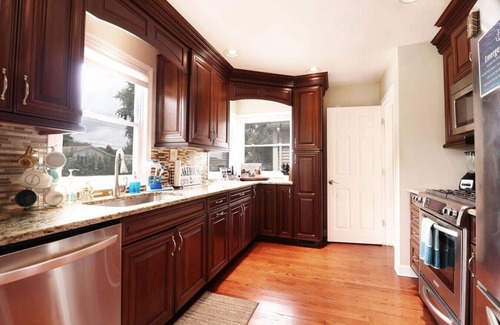 Fox Lake House | Harbor Hideout 4/3 Waterfront w/Wet Bar and Hot Tub