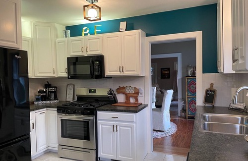 Lakeside House | Harbor Home on Miner-An Adorable Lakeside Bungalow