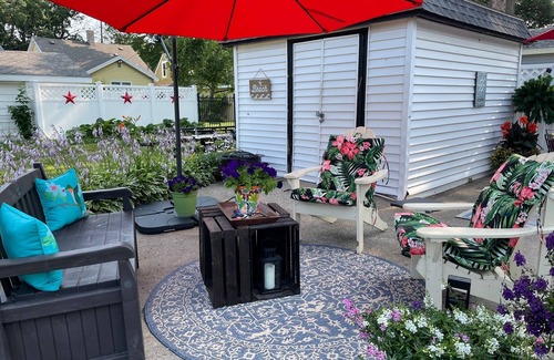 Lakeside House | Harbor Home on Miner-An Adorable Lakeside Bungalow