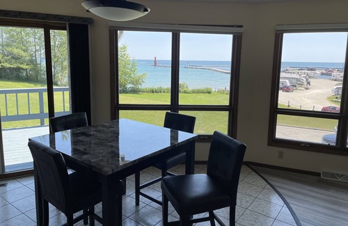 Algoma Hotel | Harbor Inn Motel