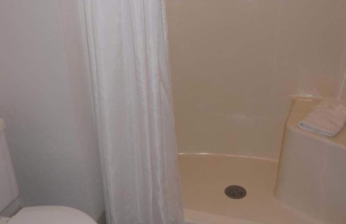 Algoma Hotel | Harbor Inn Motel