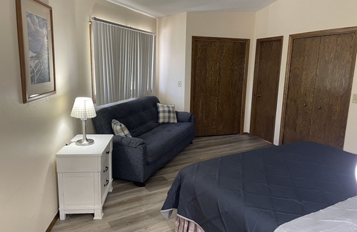 Algoma Hotel | Harbor Inn Motel