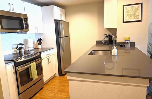 Downtown Seattle Apartment | Harbor Steps - 1 Blk to Pike Place Market, Waterfront - City Views!