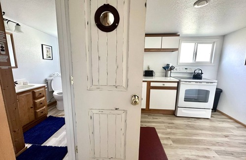 Gold Beach Cabin | Harbor View Cabin - Unit B