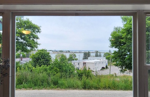 St Ignace House | Harbor View Getaway located perfectly for your UP North Mackinac Vacation