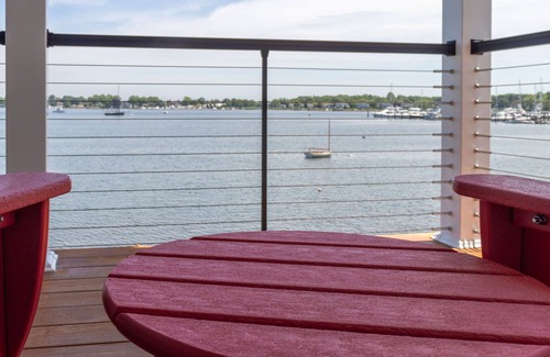 West Mystic House | Harbor View Landing - The Mystic Waterfront House - Second Floor Only