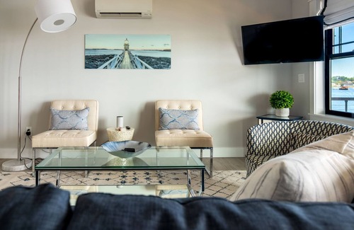West Mystic House | Harbor View Landing - The Mystic Waterfront House - Second Floor Only