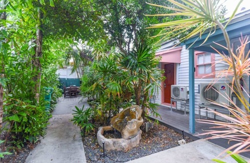 Historic Seaport Villa | Harbor Walk Hideaways - African Queen Suite | Downtown