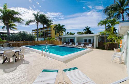 Meadows Hotel | Harborside Motel & Marina