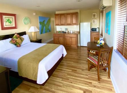 Meadows Hotel | Harborside Motel & Marina