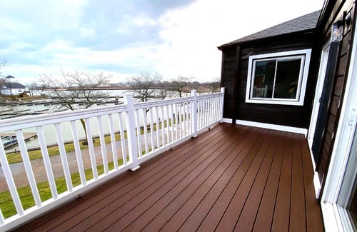 Huron House | Harborview 3-6-8 on Main