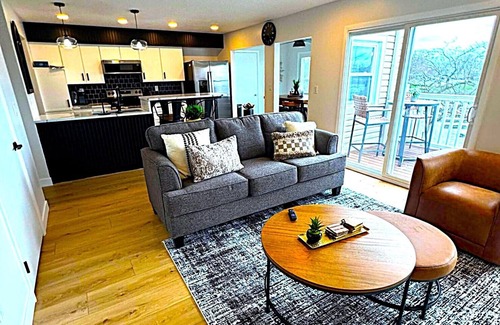 Huron Condo | Harborview 3-7-4 on Main