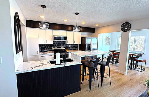 Huron Condo | Harborview 3-7-4 on Main