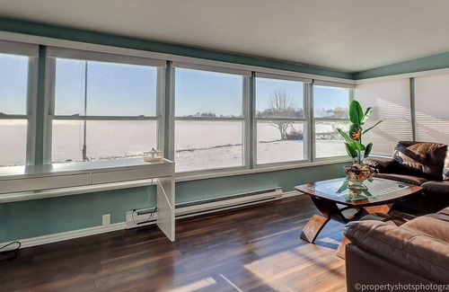 Valentia Cottage | Harbour Haven - 5 BEDS - Heart of Kawartha Lakes