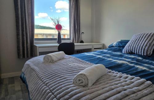 Castle House | Harbour View Haven – Modern 3BR Marina Home