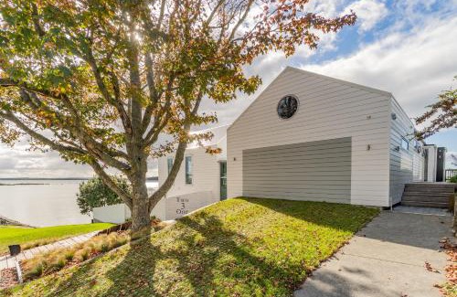 Westmere House | Harbour View - Westmere Holiday Apartment