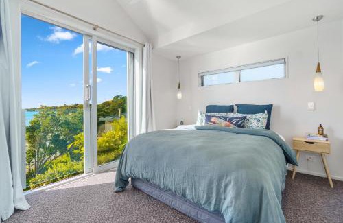 Westmere House | Harbour View - Westmere Holiday Apartment