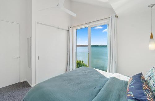 Westmere House | Harbour View - Westmere Holiday Apartment