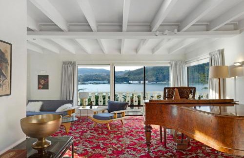 Dunedin House | Harbour Views