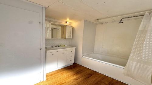 Angourie House | Harbourside, 7 Harbour Street