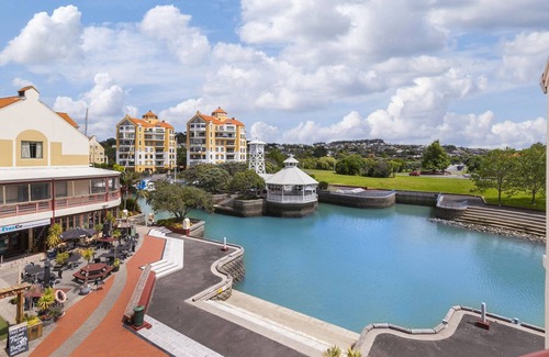 Gulf Harbour Cottage | Harbourside Haven - Whangaparāoa Studio Apartment