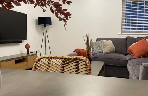 Wick House | Harbourside, Luxury Two Bedroom Townhouse with Bike store – Sleeps 6
