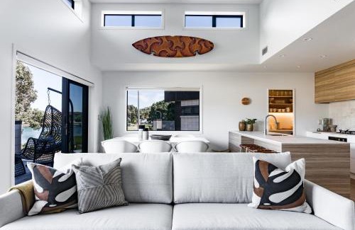Raglan House | Harbourview Haven