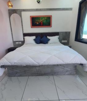 Rajpipla House | Hari home stay