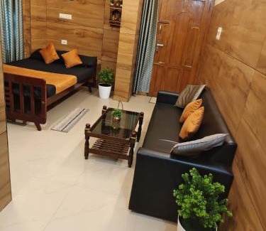 Kuppaayil Apartment | Harichandhanam Inn - Entire Flat, Ground Floor, 200m From East Nada Guruvayur