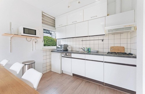 Ouddorp House | Haringvliet 11 is a cozy, light holiday home located in the front part of the North Sea Park.