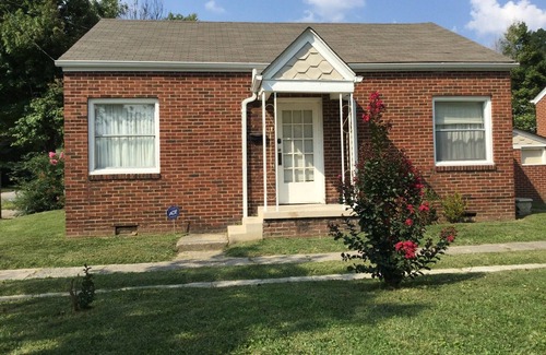 Dayhoit House | Harlan, Ky Modern Private Guesthouse 304 Historic Downtown (Vela's Villas)