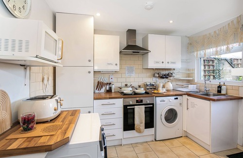 Headington Apartment | Harmony at Bohemian Haven