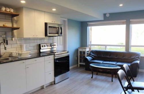 West Porpoise Bay Apartment | Harmony B&B: Cozy and Chic 3-bdm Suite with Tatami