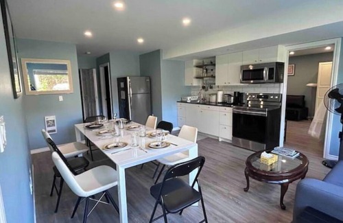 West Porpoise Bay Apartment | Harmony B&B: Cozy and Chic 3-bdm Suite with Tatami