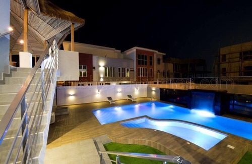Ofin House | Harmony Home: Duplex with 4 bedrooms, terrace