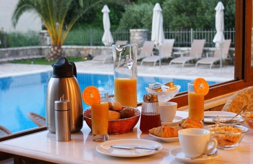 Longos Apartment | Harmony Hotel Apartments - Suite NAFSIKA 50m² For 2-4 People Free Wifi