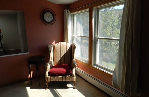 Chatham House | Harmony House in Hudson Valley- Pet Friendly