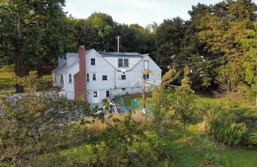 Chatham House | Harmony House in Hudson Valley- Pet Friendly