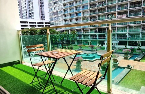 Taman Mount Austin Apartment | Harmony studio private balcony Palazio Mount Austin by GDRAGON HomeStay