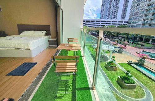 Taman Mount Austin Apartment | Harmony studio private balcony Palazio Mount Austin by GDRAGON HomeStay