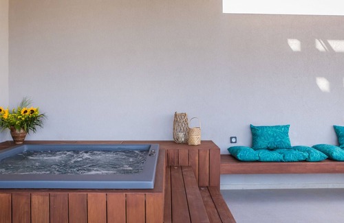 Khelmata Apartment | HARMONY SUITES MOON