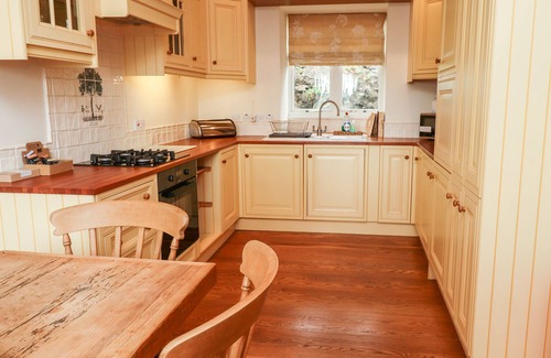Seahouses Cottage | HARNESS LODGE, pet friendly, character holiday cottage in Seahouses